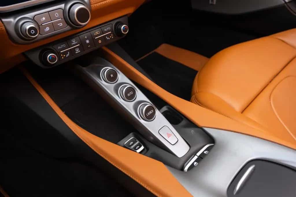 Ferrari Portofino 3.9 T V8 DCT JBL Passenger Display R22 08/2019-photo-21
