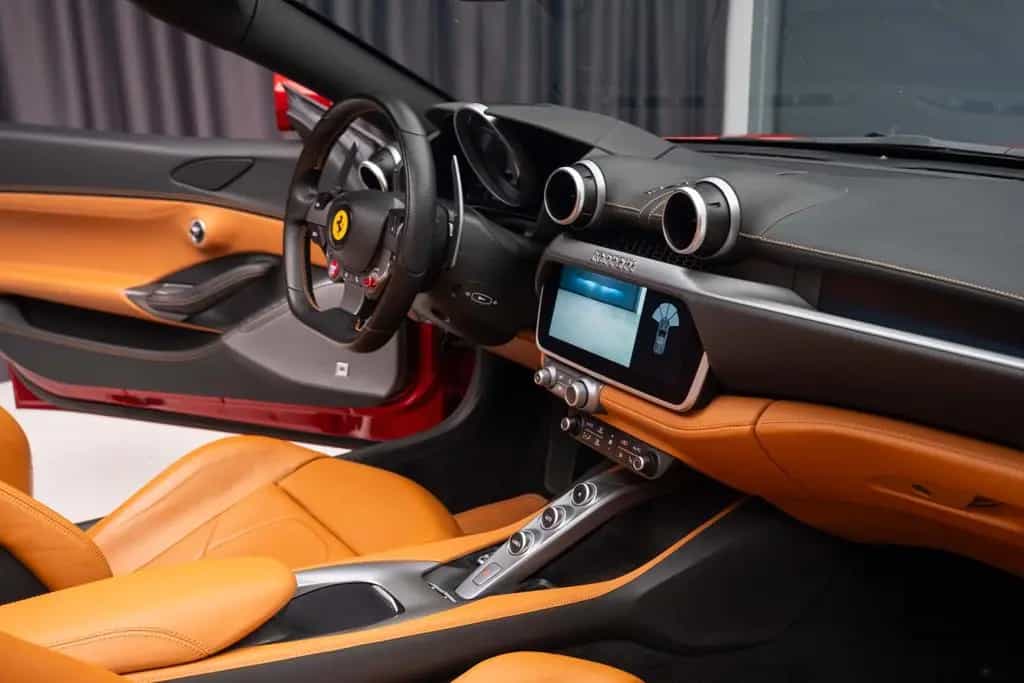 Ferrari Portofino 3.9 T V8 DCT JBL Passenger Display R22 08/2019-photo-26