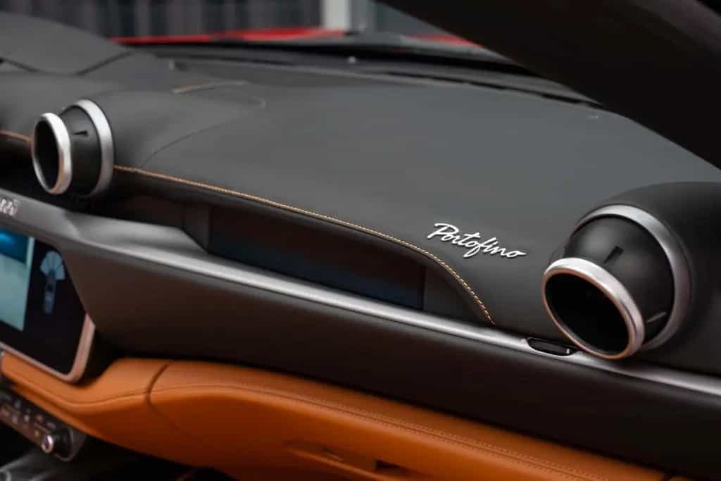 Ferrari Portofino 3.9 T V8 DCT JBL Passenger Display R22 08/2019-photo-36