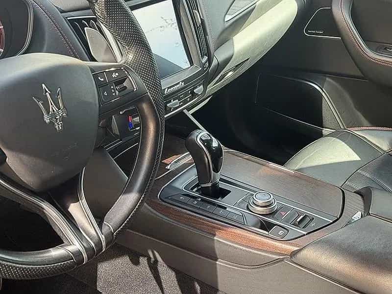 Maserati Levante Diesel 03/2017-photo-11