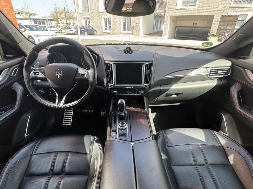 Maserati Levante Diesel 03/2017-photo-18
