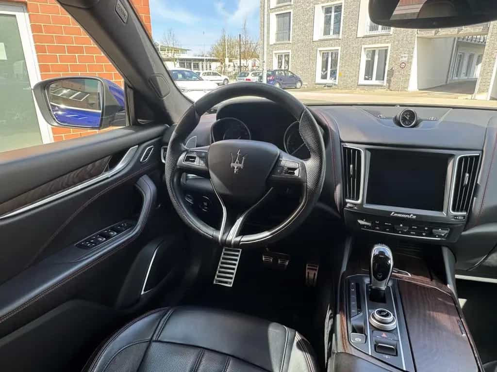 Maserati Levante Diesel 03/2017-photo-19