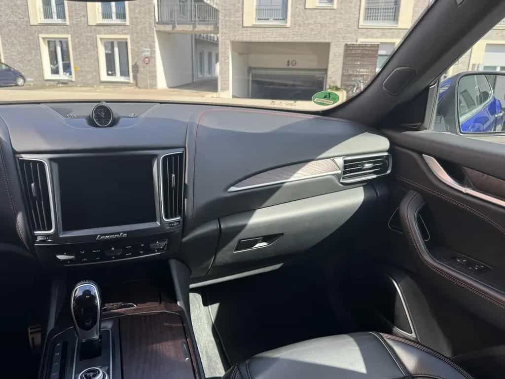 Maserati Levante Diesel 03/2017-photo-20