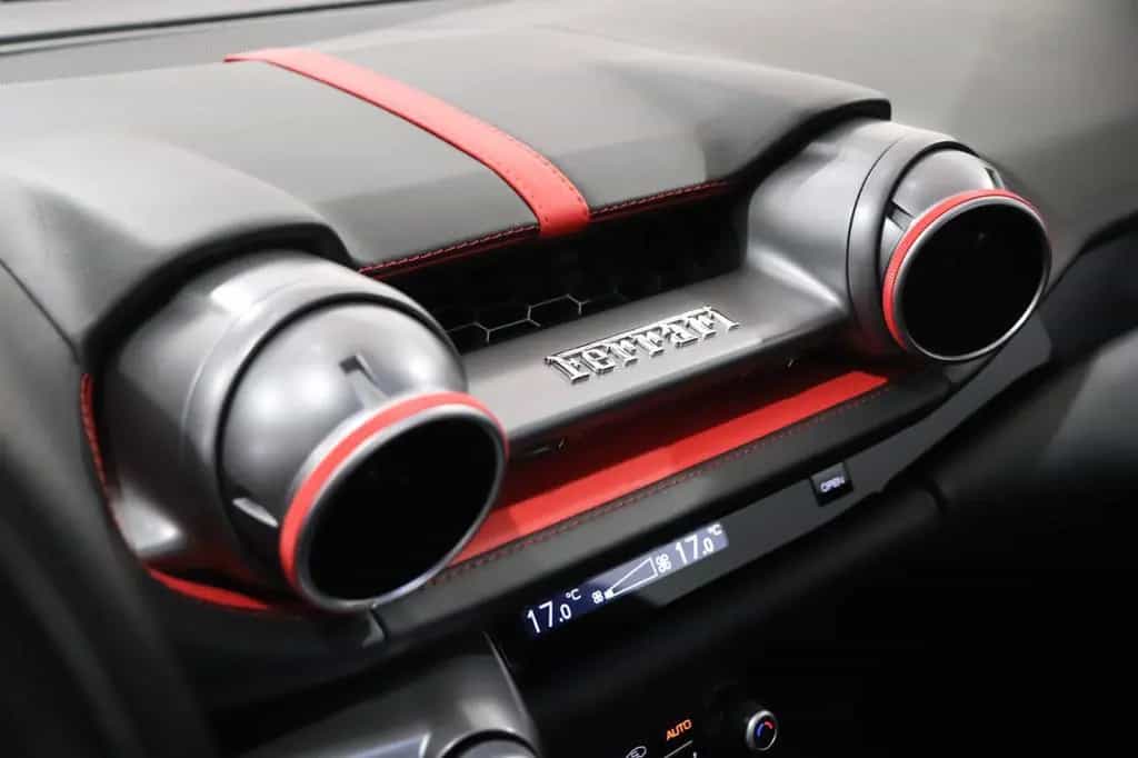 Ferrari 812 6.5 V12 Superfast DCT F1 03/2019-photo-13