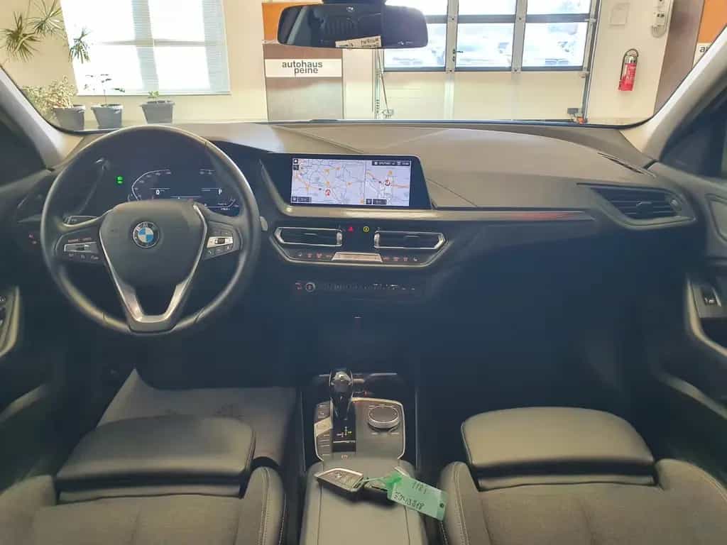 BMW 118 i Sport Line Aut/Navi/LED/Tempomat 05/2021-photo-2