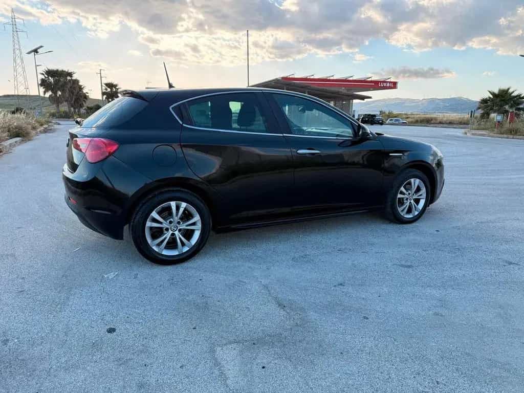 Alfa Romeo Giulietta 1.6 JTDm-2 105 CV Progressi 09/2013-photo-5