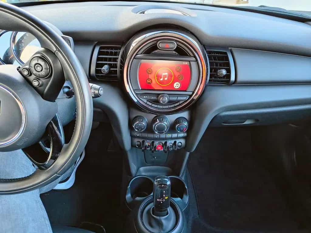 MINI ONE 03/2020-photo-3