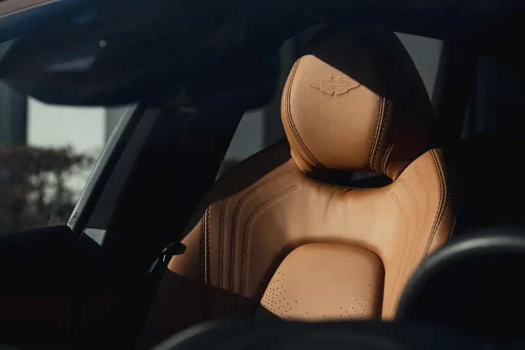 Aston Martin DBX 4.0 V8 03/2022-photo-11