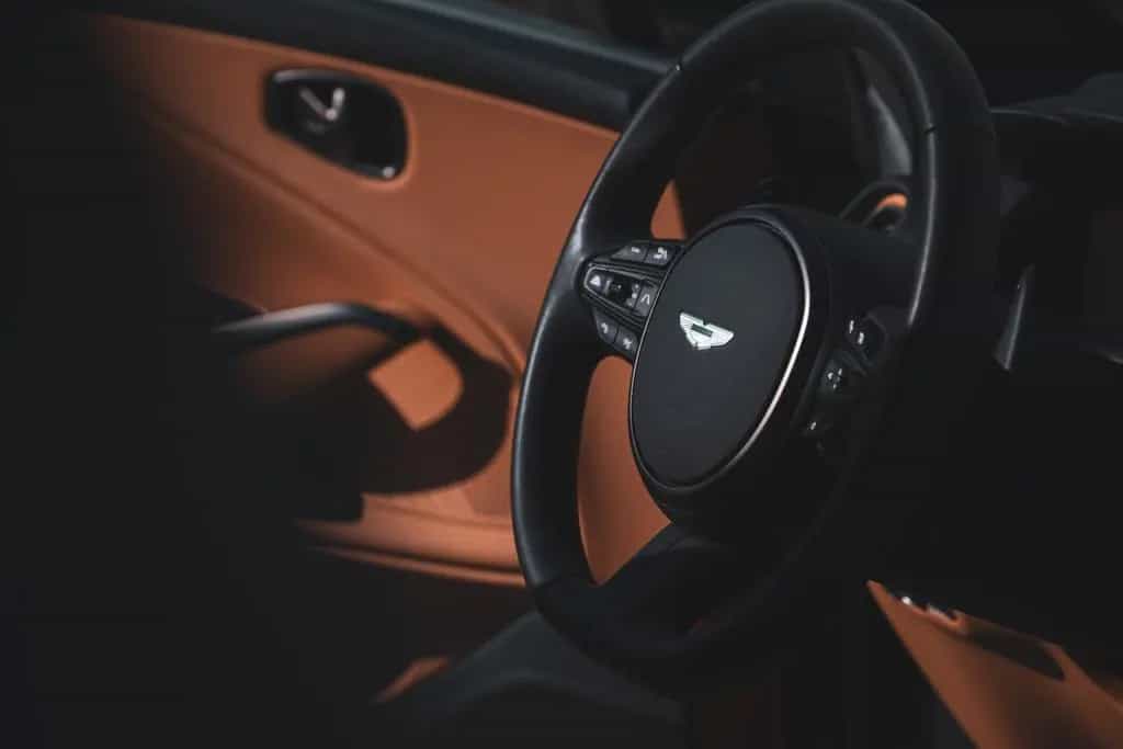 Aston Martin DBX 4.0 V8 03/2022-photo-16