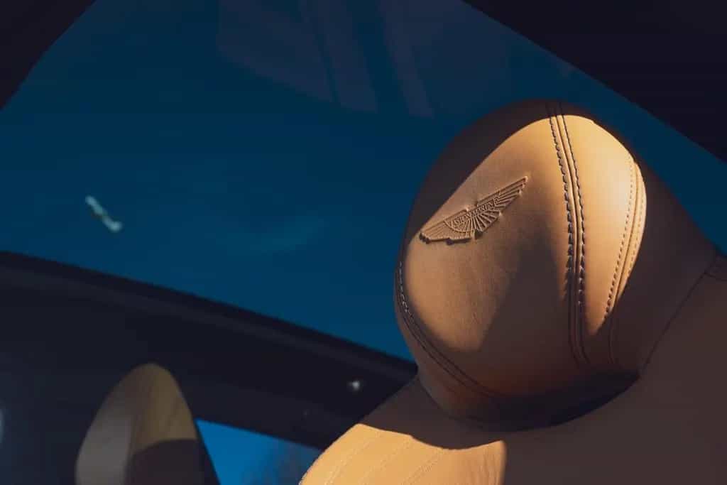 Aston Martin DBX 4.0 V8 03/2022-photo-17