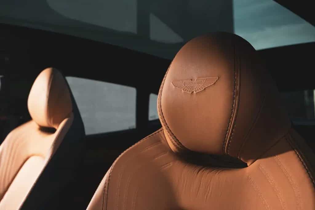 Aston Martin DBX 4.0 V8 03/2022-photo-22