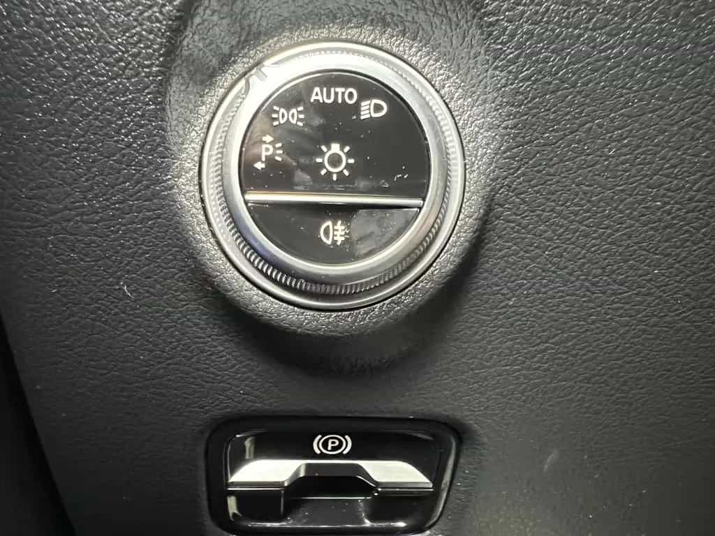 Mercedes-Benz 200 C C200 Avantgarde Pano Night CarPlay Kamera DAB 07/2022-photo-20