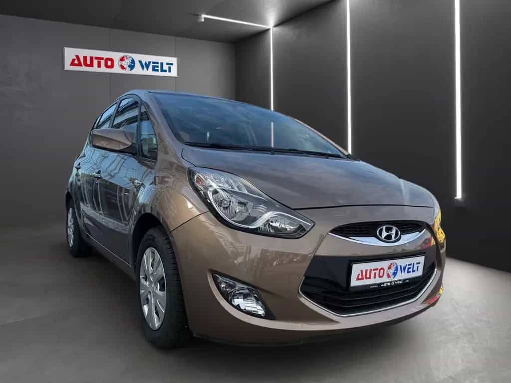 Hyundai ix20 1.6i Automatik FIFA World Cup Sitzheizung 03/2014-photo-1