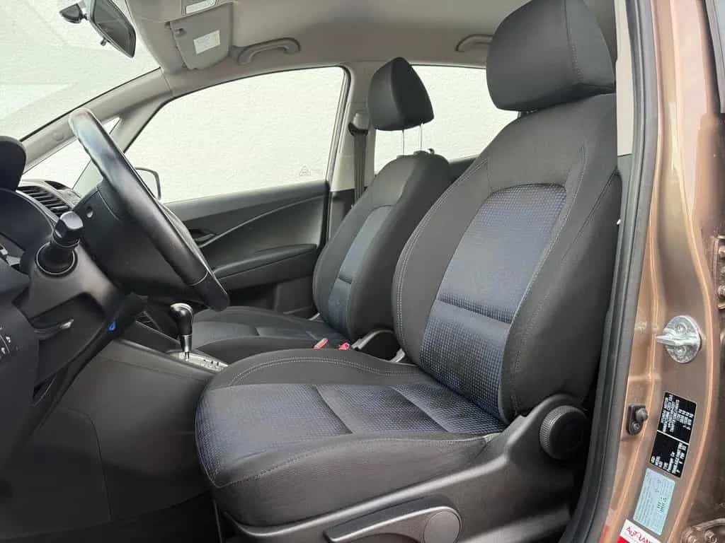 Hyundai ix20 1.6i Automatik FIFA World Cup Sitzheizung 03/2014-photo-26