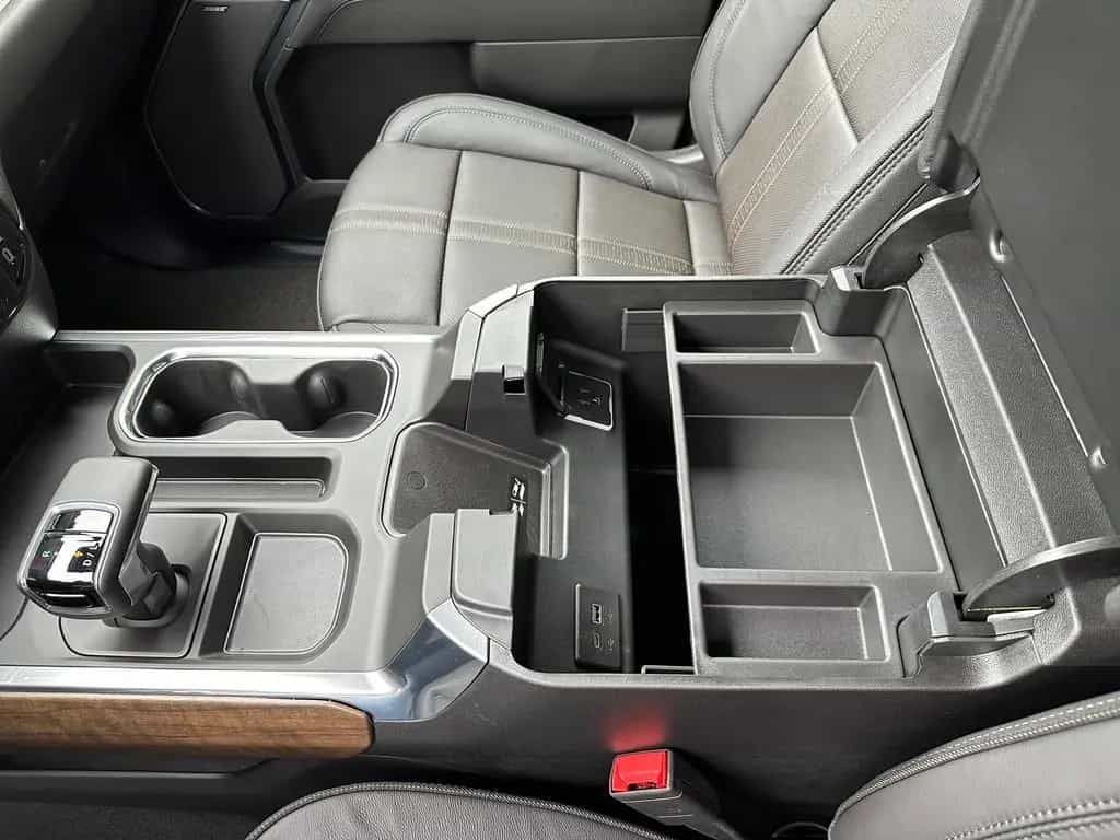 Chevrolet Silverado Crew Cab High Country Midnight Edition null-photo-10