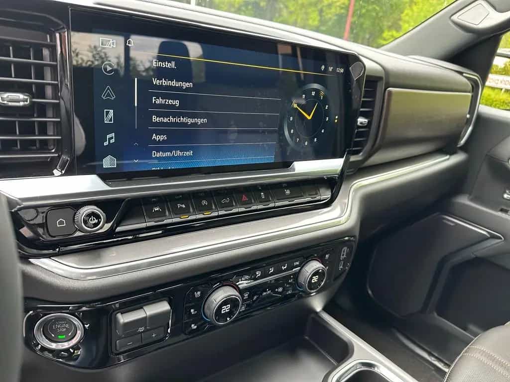 Chevrolet Silverado Crew Cab High Country Midnight Edition null-photo-16
