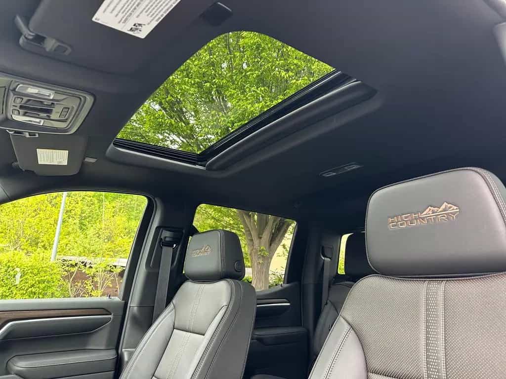 Chevrolet Silverado Crew Cab High Country Midnight Edition null-photo-21