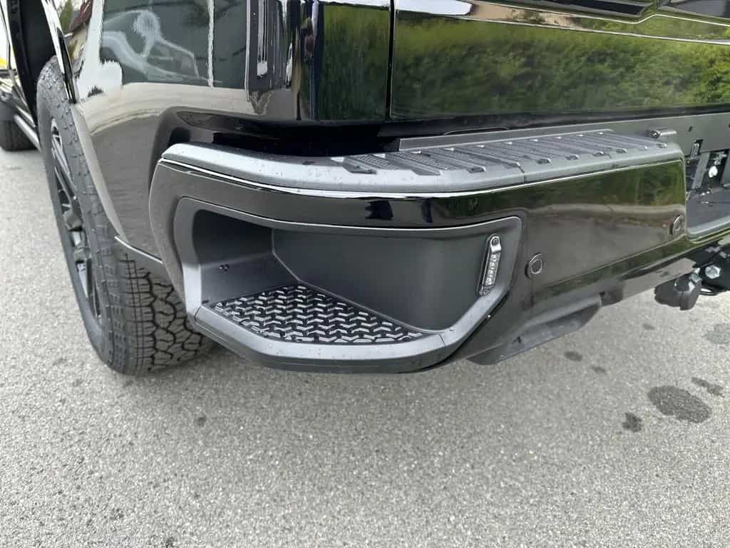 Chevrolet Silverado Crew Cab High Country Midnight Edition null-photo-35