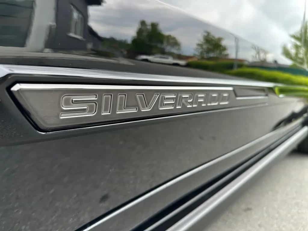 Chevrolet Silverado Crew Cab High Country Midnight Edition null-photo-36