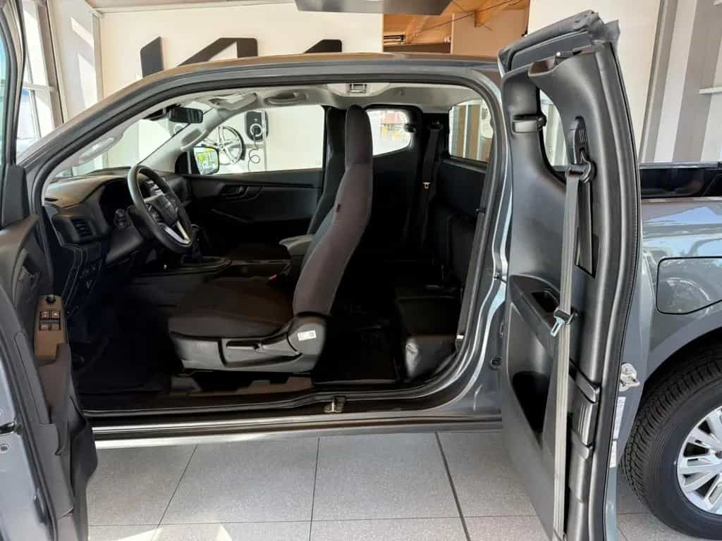 Isuzu D-Max Space Cab 4WD L **neue Räder** 10/2022-photo-12