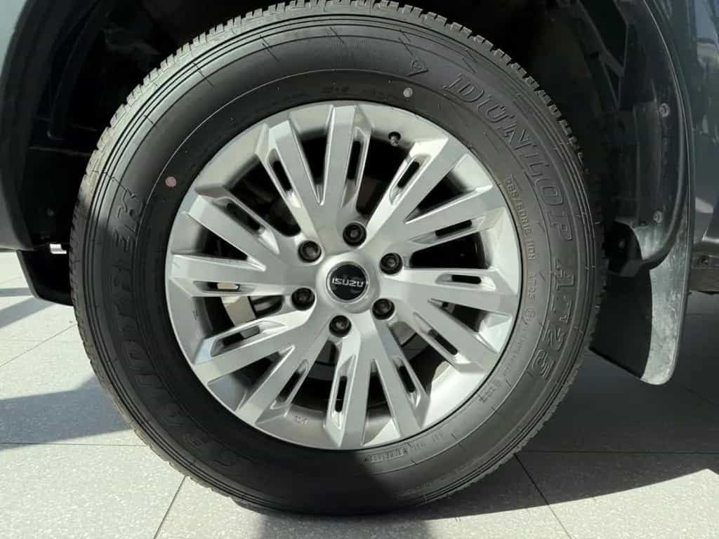 Isuzu D-Max Space Cab 4WD L **neue Räder** 10/2022-photo-14
