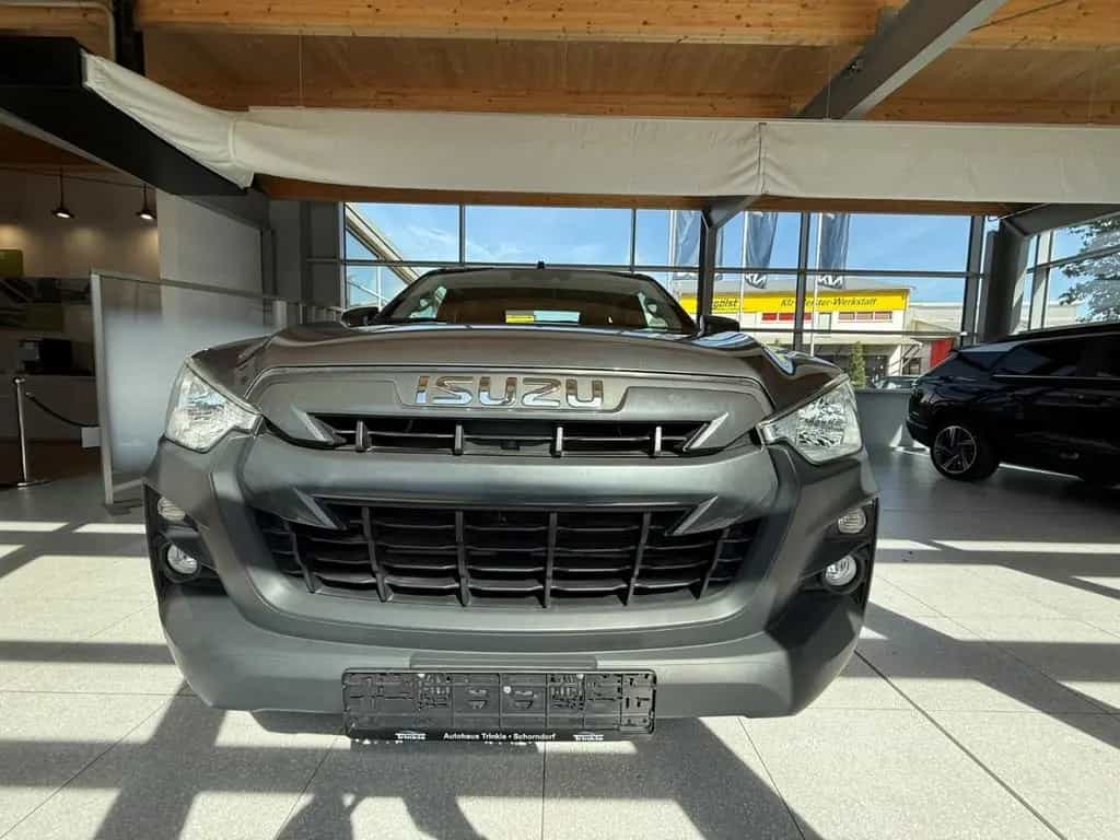 Isuzu D-Max Space Cab 4WD L **neue Räder** 10/2022-photo-2
