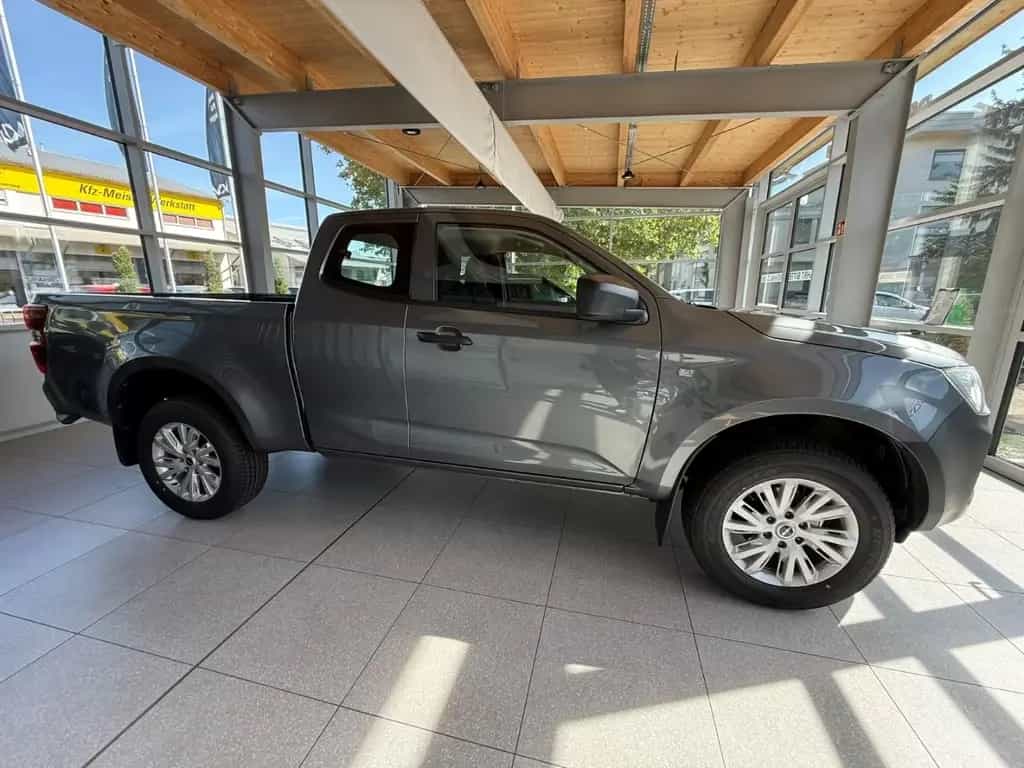 Isuzu D-Max Space Cab 4WD L **neue Räder** 10/2022-photo-4