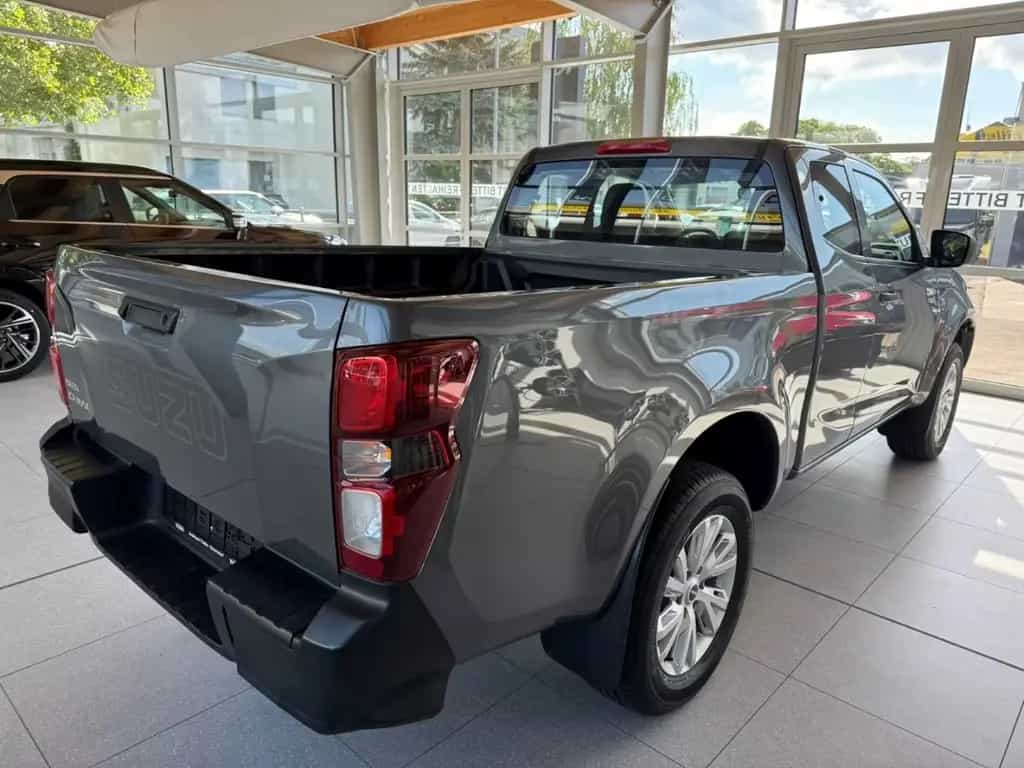 Isuzu D-Max Space Cab 4WD L **neue Räder** 10/2022-photo-5