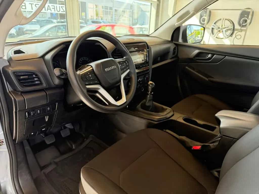 Isuzu D-Max Space Cab 4WD L **neue Räder** 10/2022-photo-9