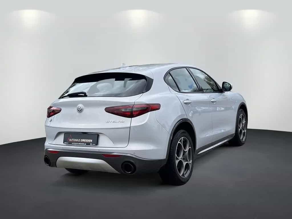 Alfa Romeo Stelvio 2.0Turbo 16V 4WD BI-XEN / NAVI / W-PAKET 01/2023-photo-5