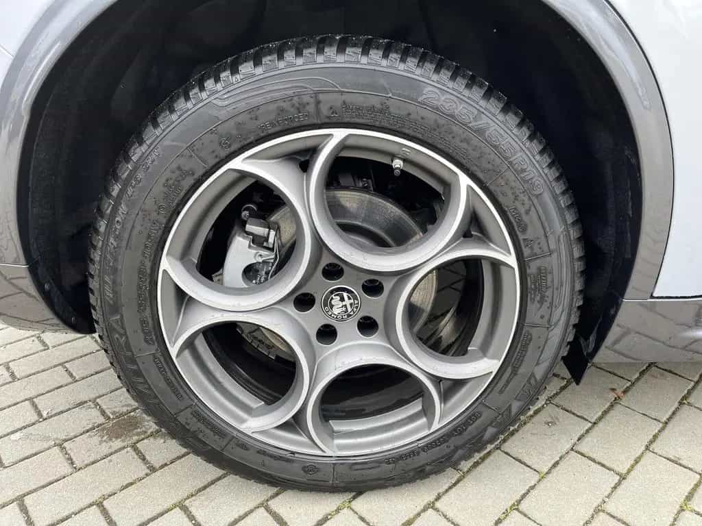 Alfa Romeo Stelvio 2.0Turbo 16V 4WD BI-XEN / NAVI / W-PAKET 01/2023-photo-6