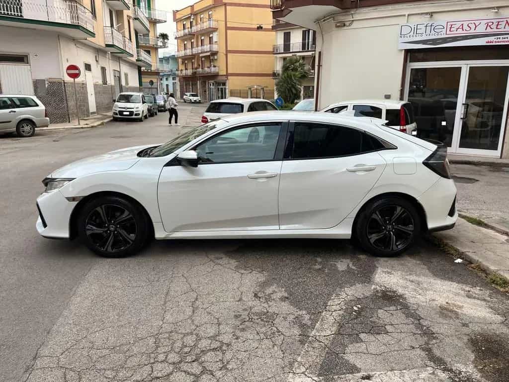 Honda Civic 1.6 5 porte Elegance Navi 06/2018-photo-4