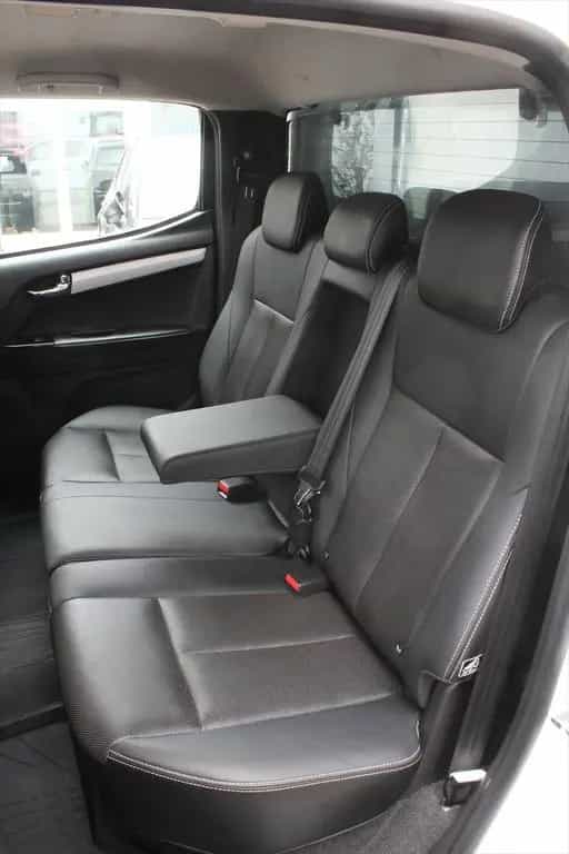 Isuzu D-Max 1,9 TD Double Cab 4WD Hardtop AHK 09/2019-photo-6