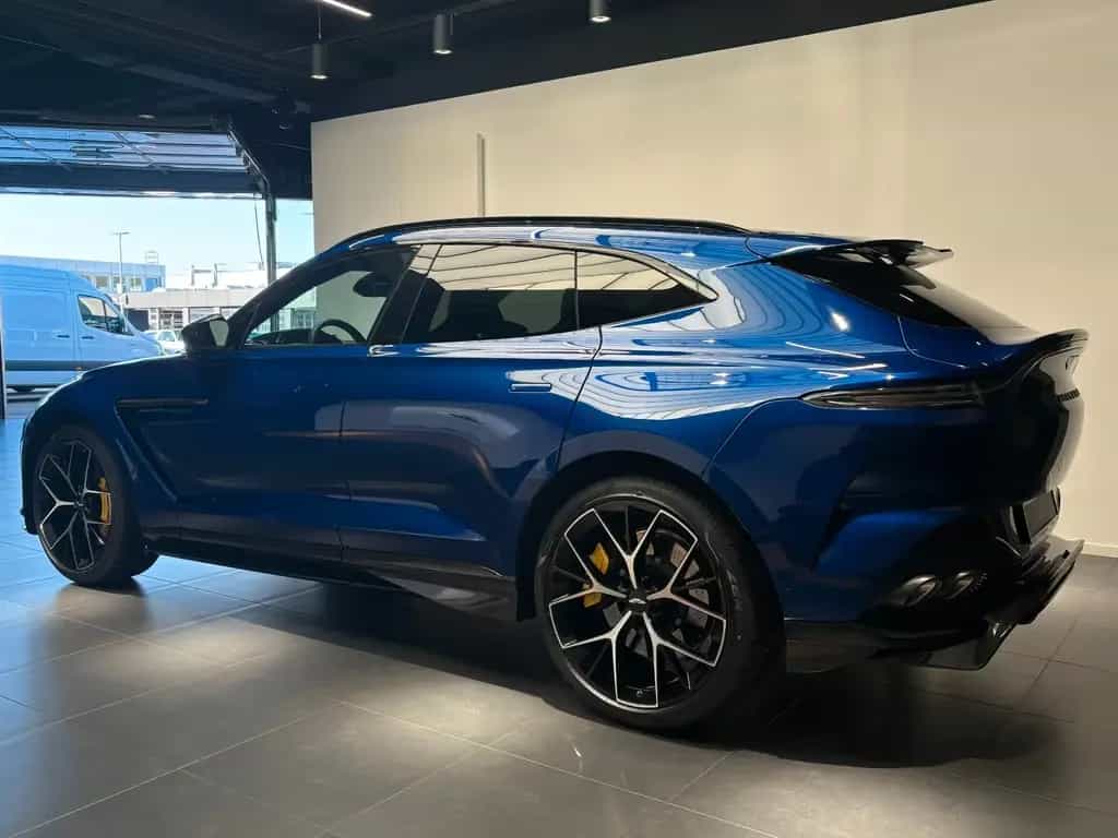 Aston Martin DBX 707 - Ion Blue - Full Carbon - B&W Sound null-photo-1
