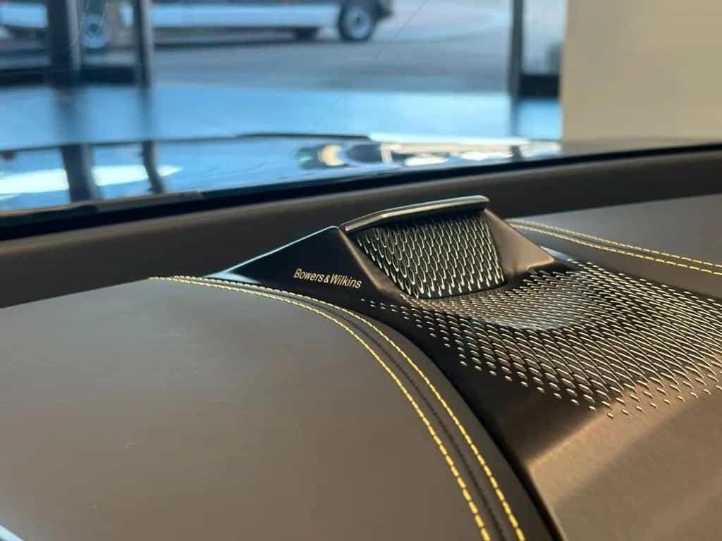 Aston Martin DBX 707 - Ion Blue - Full Carbon - B&W Sound null-photo-11