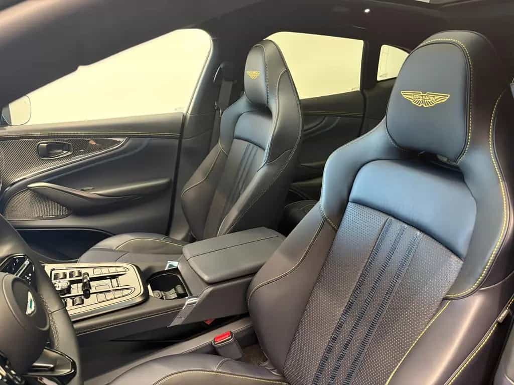 Aston Martin DBX 707 - Ion Blue - Full Carbon - B&W Sound null-photo-12