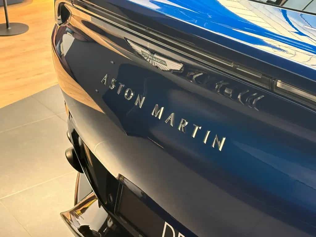 Aston Martin DBX 707 - Ion Blue - Full Carbon - B&W Sound null-photo-2