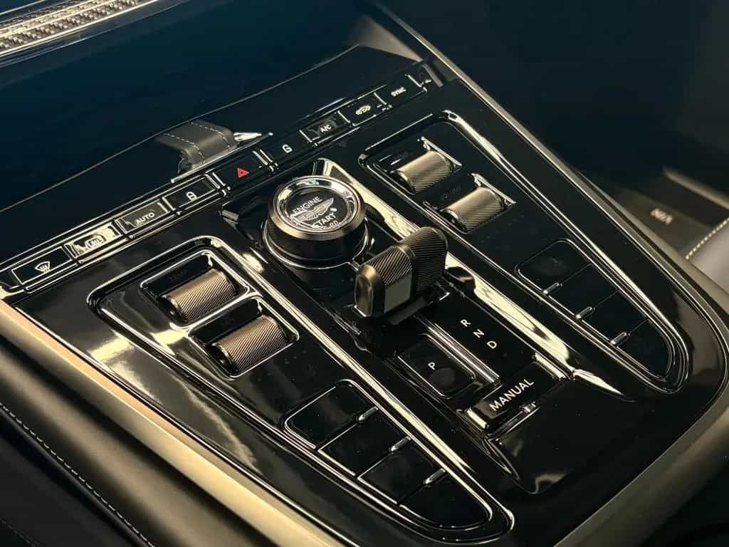 Aston Martin DBX 707 - Ion Blue - Full Carbon - B&W Sound null-photo-7