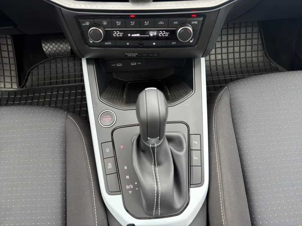 Seat Arona Style DAB+ ACC NAVI RFK LED 12/2025-photo-17