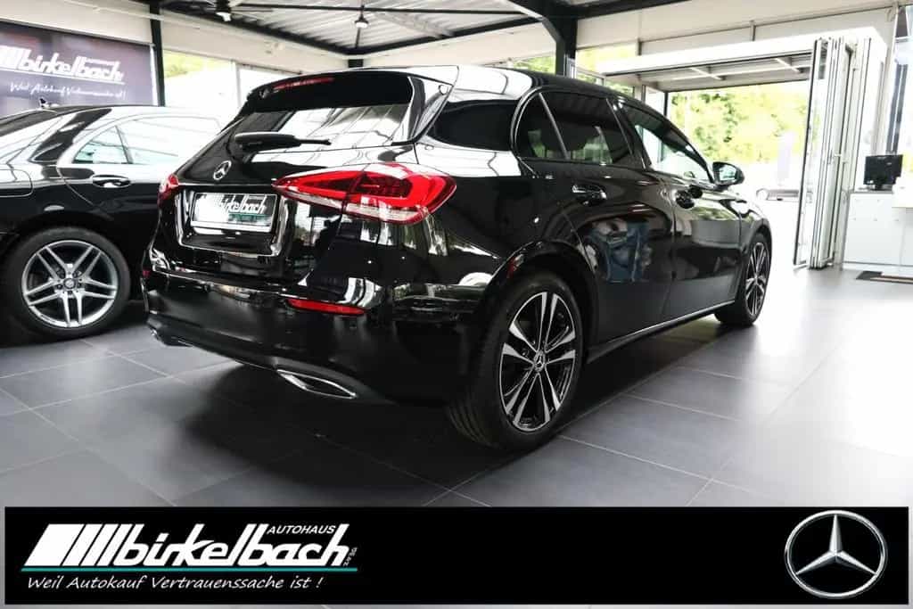 Mercedes-Benz A 180 Edition 19 Night LED MBUX Ambiente 11/2019-photo-3