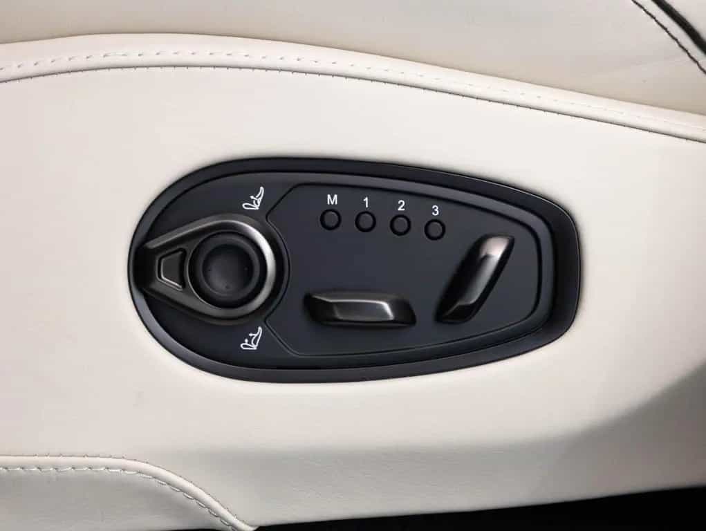 Aston Martin DBX 4.0 V8 707 null-photo-10