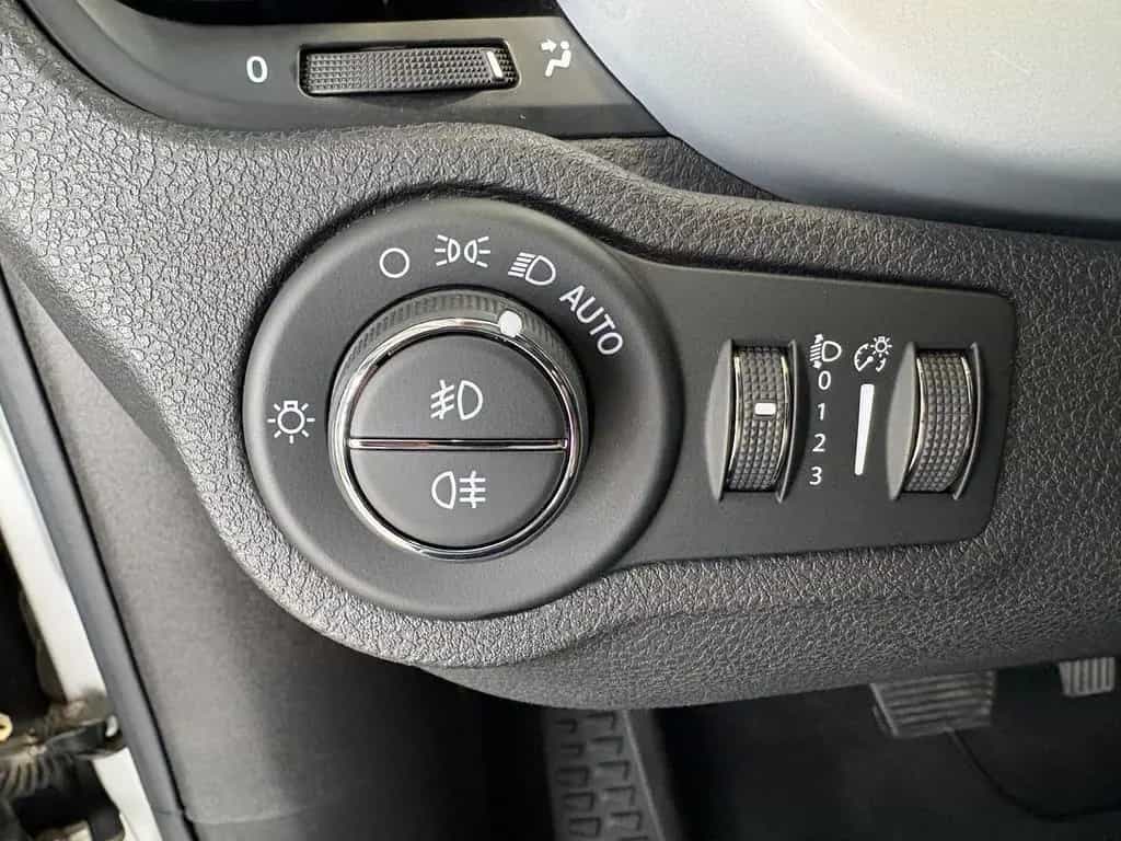 Fiat 500X Lounge NAVI KAMERA PDC SHZ Teilleder 12/2018-photo-10