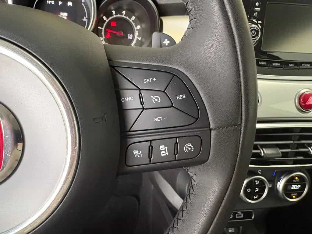 Fiat 500X Lounge NAVI KAMERA PDC SHZ Teilleder 12/2018-photo-12