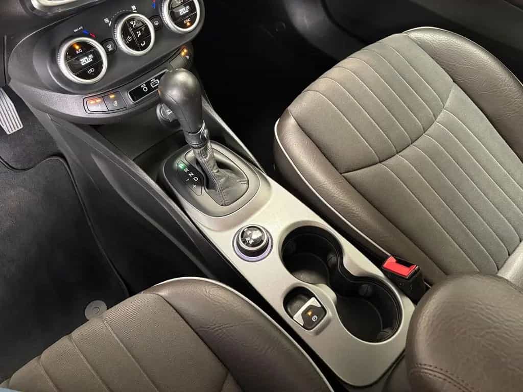 Fiat 500X Lounge NAVI KAMERA PDC SHZ Teilleder 12/2018-photo-17