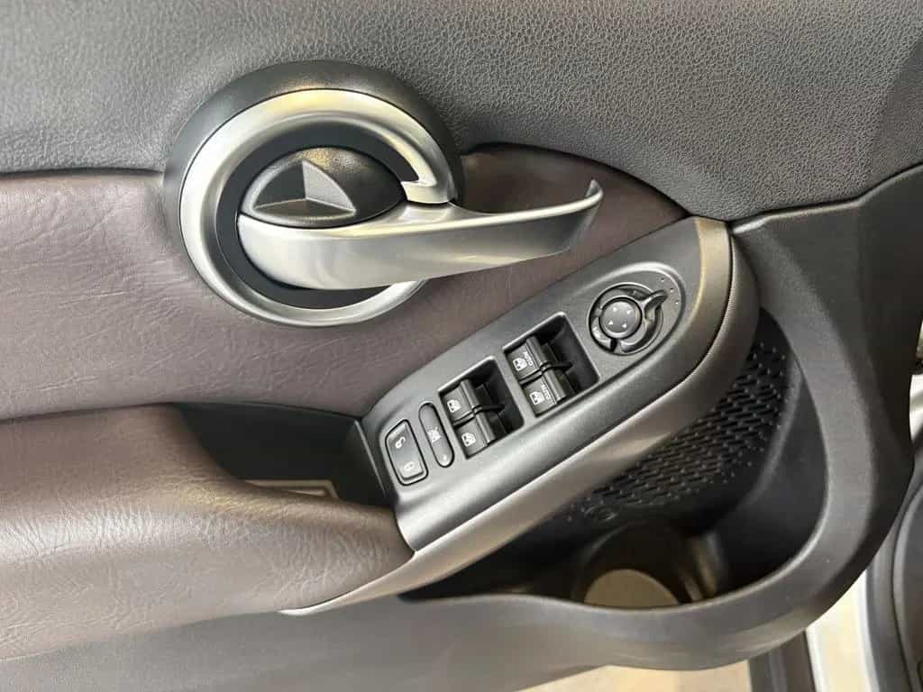 Fiat 500X Lounge NAVI KAMERA PDC SHZ Teilleder 12/2018-photo-9