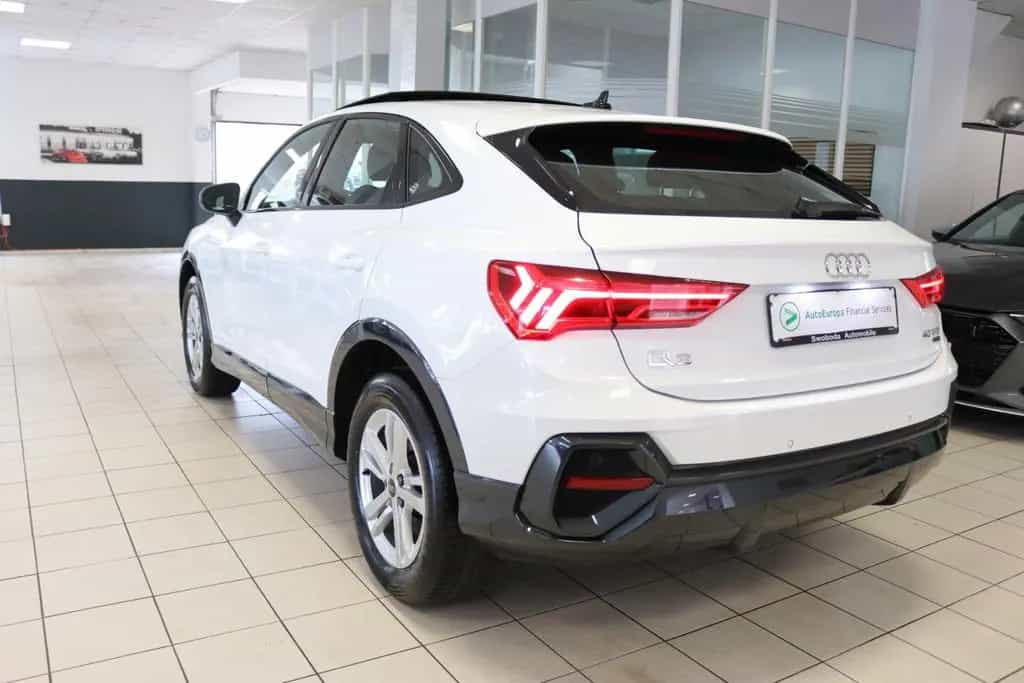 Audi Q3 Sportback 40 TFSI quattro AHK Matrix Pano 07/2024-photo-12