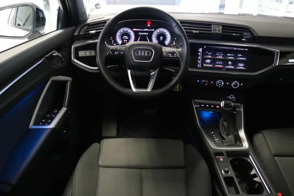 Audi Q3 Sportback 40 TFSI quattro AHK Matrix Pano 07/2024-photo-18