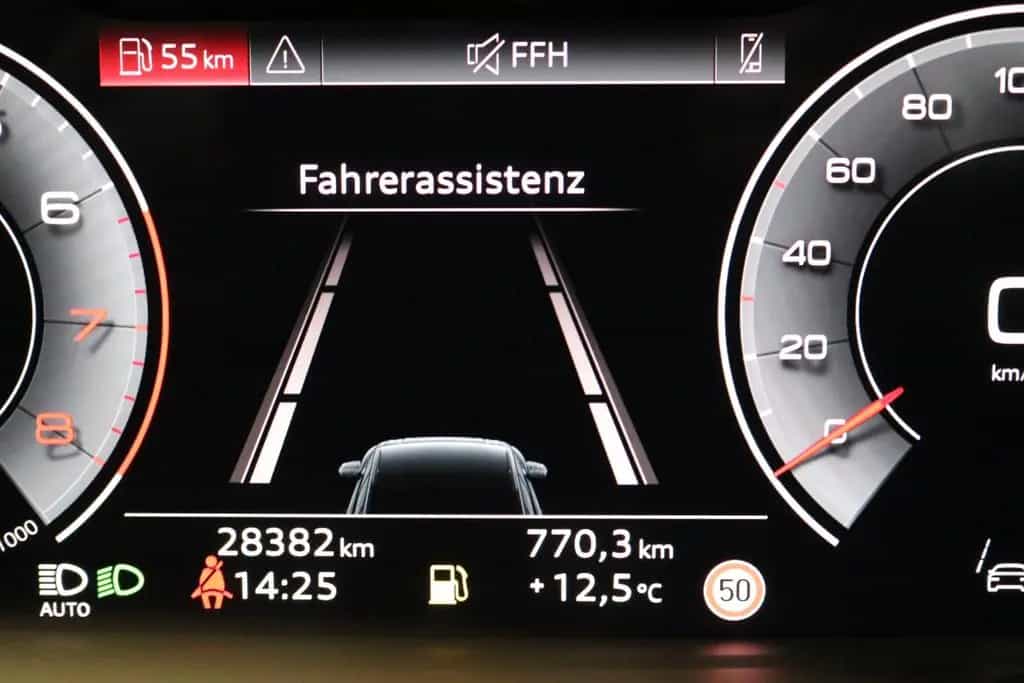 Audi Q3 Sportback 40 TFSI quattro AHK Matrix Pano 07/2024-photo-19