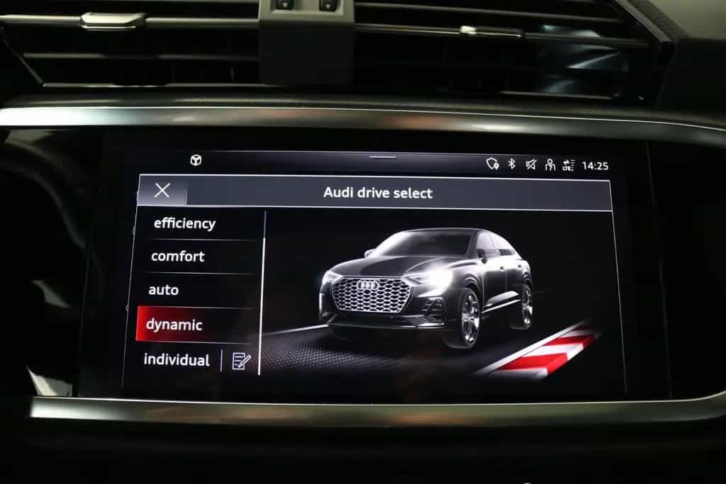 Audi Q3 Sportback 40 TFSI quattro AHK Matrix Pano 07/2024-photo-21