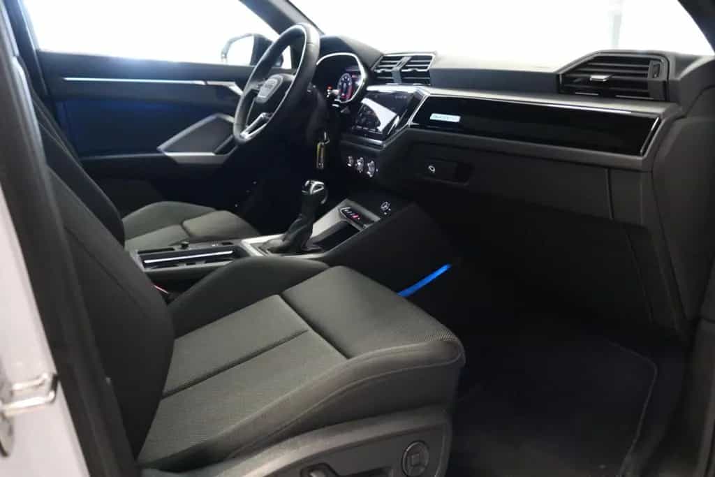 Audi Q3 Sportback 40 TFSI quattro AHK Matrix Pano 07/2024-photo-29